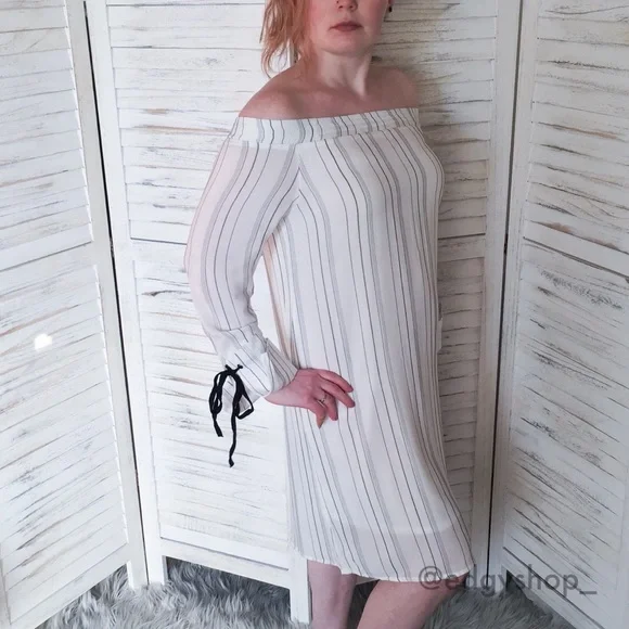Off the Shoulder Striped Dress - Picture 3 of 8